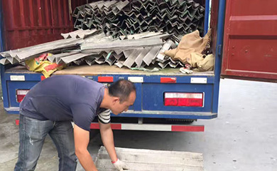 萝莉社破解版APP金属工作场景